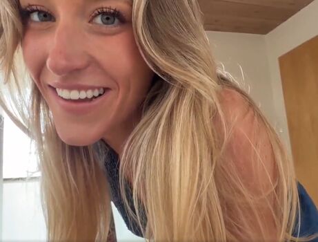 Full leaked Vixi rafi/ private onlyfans photo