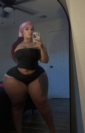 Full leaked Miamibitch/ private onlyfans photo