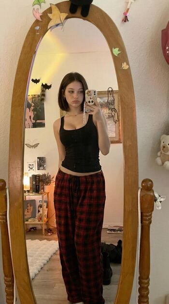 Full leaked Isabella carr/ private onlyfans photo