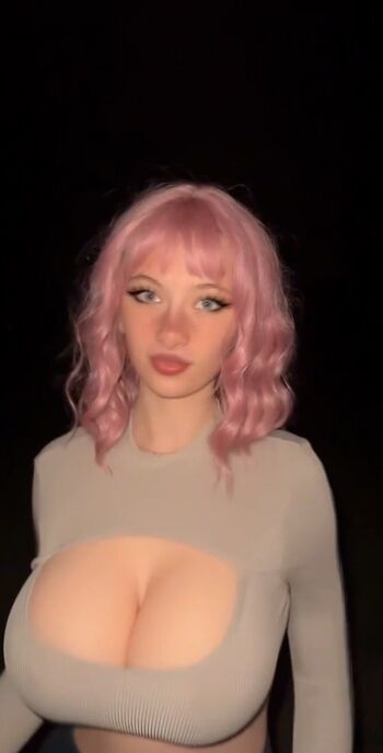 Full leaked Who is this / private onlyfans photo