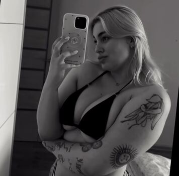 Full leaked Charlierose/ private onlyfans photo