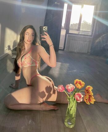 Full leaked Tossy flossy/ private onlyfans photo