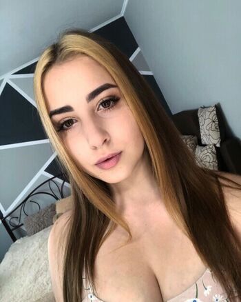 Full leaked Patribarna/ private onlyfans photo