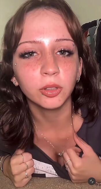 Full leaked Who is this / private onlyfans photo
