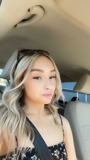 Full leaked Lisahannalee / private onlyfans photo