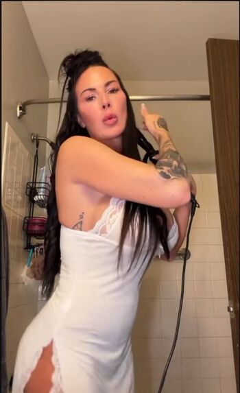 Full leaked Who is this beautiful mom private onlyfans photo