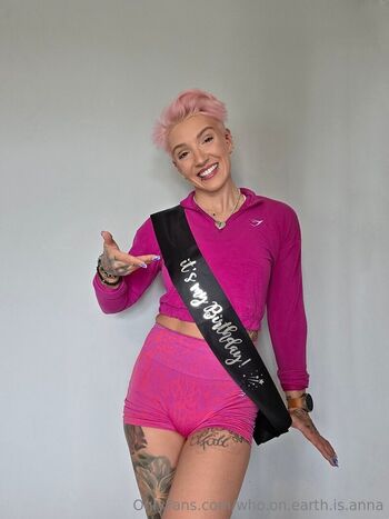 who.on.earth.is.anna