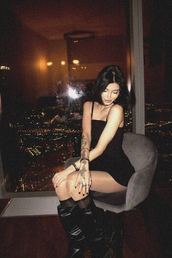 Full leaked Bigmilkazalea/ private onlyfans photo