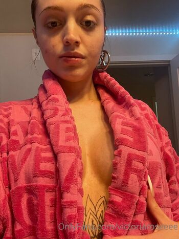 Full leaked Woah vicky private onlyfans photo