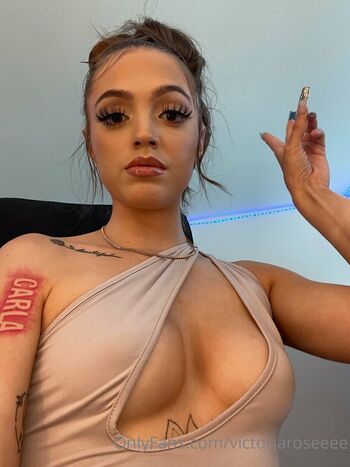 Full leaked Woahhvicky private onlyfans photo