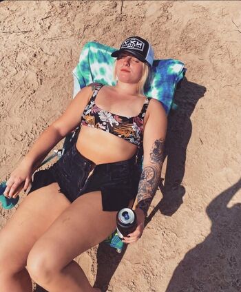 Full leaked Women motorsports private onlyfans photo