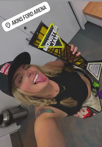 Full leaked Women motorsports private onlyfans photo