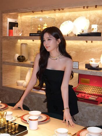 Full leaked Womenk pop page private onlyfans photo