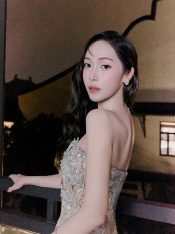 Full leaked Womenk pop private onlyfans photo