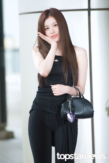 Full leaked Womenk pop page private onlyfans photo