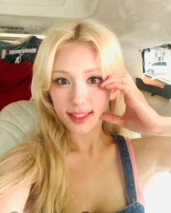 WomenK-pop
