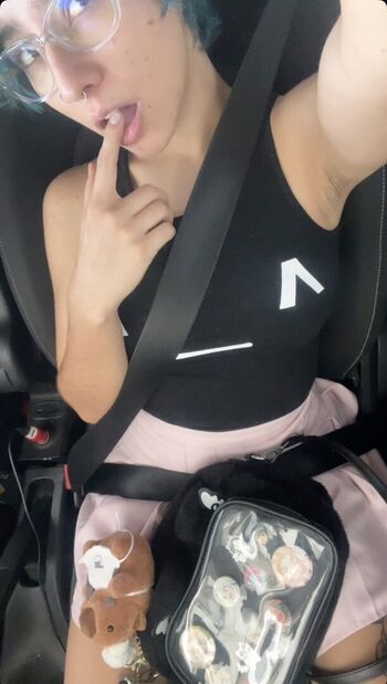 Full leaked Wormslo private onlyfans photo