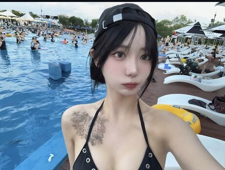 Full leaked Wuyo private onlyfans photo