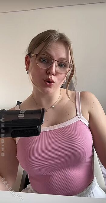 Full leaked Xyunax private onlyfans photo