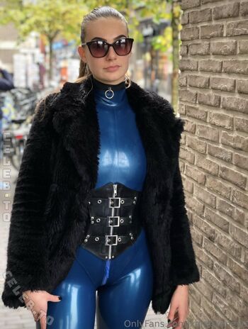 Full leaked Xamazoneve page private onlyfans photo