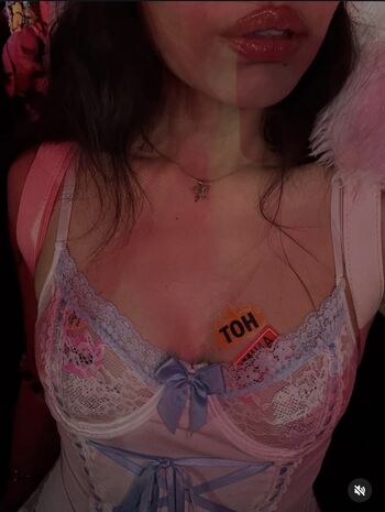 Full leaked Xclusivemelll private onlyfans photo