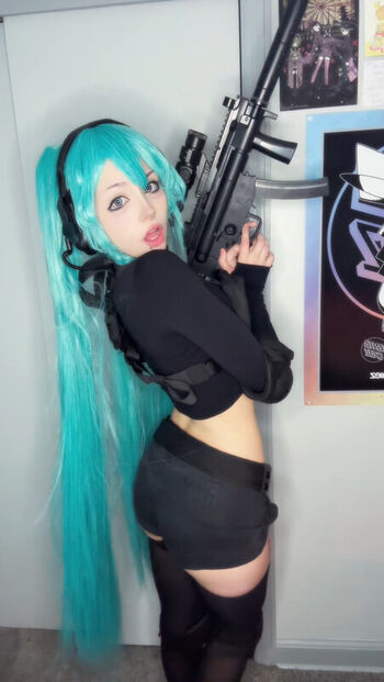 xenluvsmiku