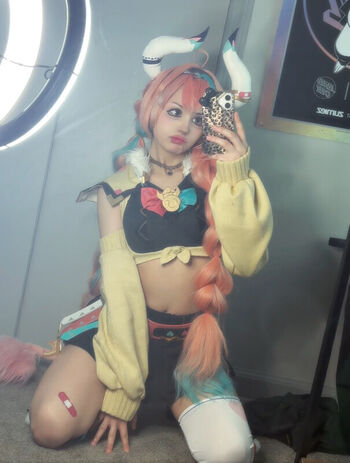 xenluvsmiku
