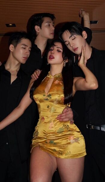 Full leaked Xialan private onlyfans photo