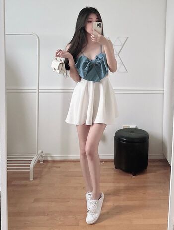 Full leaked Lou petite/ private onlyfans photo