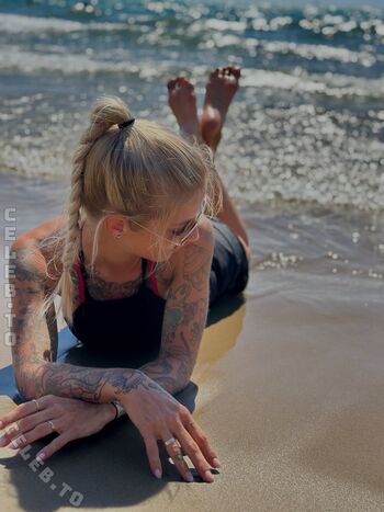 Full leaked Xmelbeex private onlyfans photo
