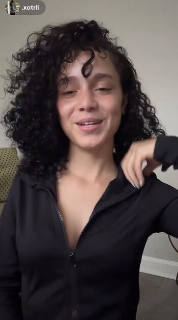 Full leaked Xotrii private onlyfans photo