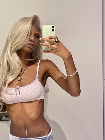 Full leaked Xoxo ozzi private onlyfans photo