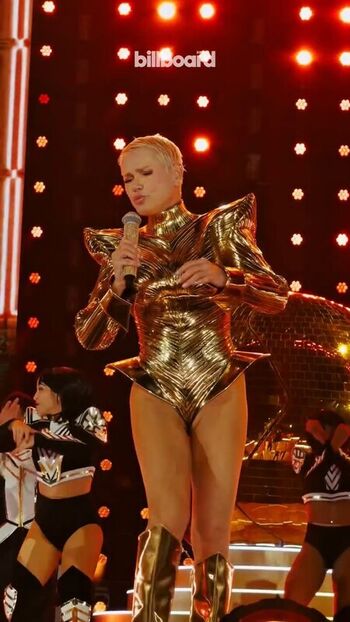 Xuxa Meneghel