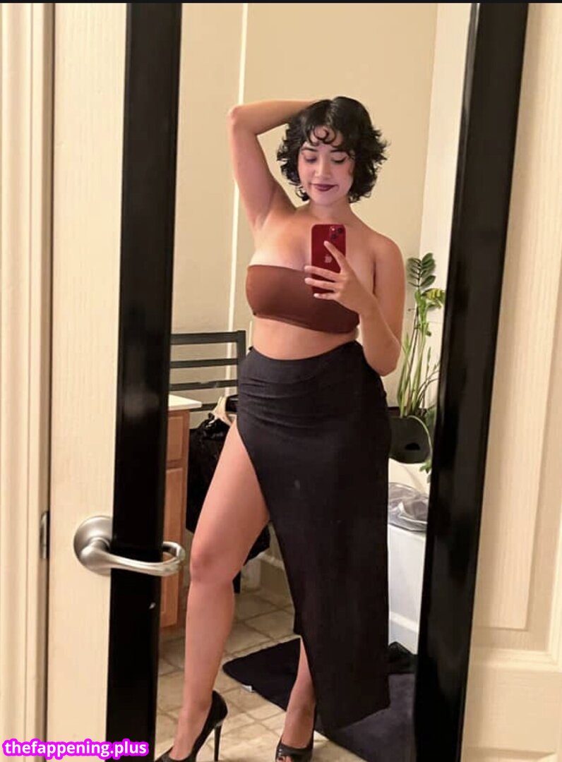 xo.midna / xomidna / xx.midna Fotografie OnlyFans Dezbrăcată #18