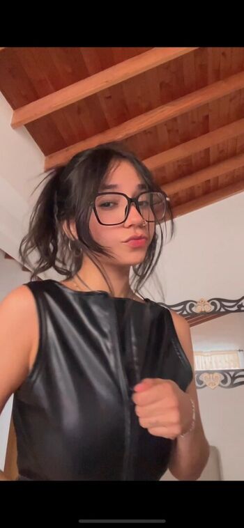 Full leaked Xx x mg private onlyfans photo