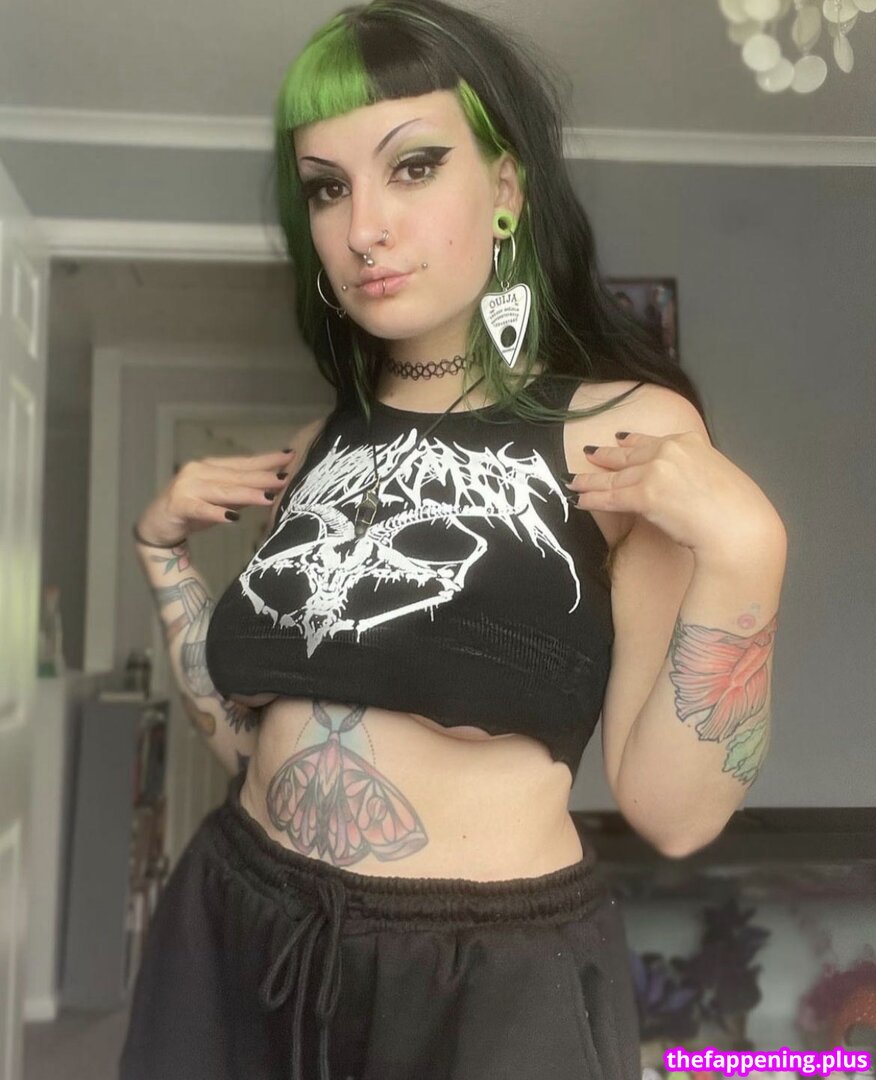 Hampshire / Surrey / chloesmithy / pegasuspills / xboofx / xxxprincess69 Foto OnlyFans Nua #1