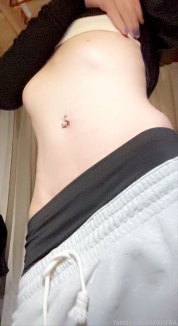 Full leaked Yakumibaby kittygirlzxo kyrazlive dadstr kdx kyraluvvv xxxkyra yakumibabi private onlyfans photo