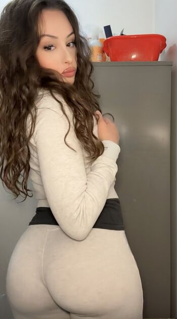Full leaked Yamina m private onlyfans photo