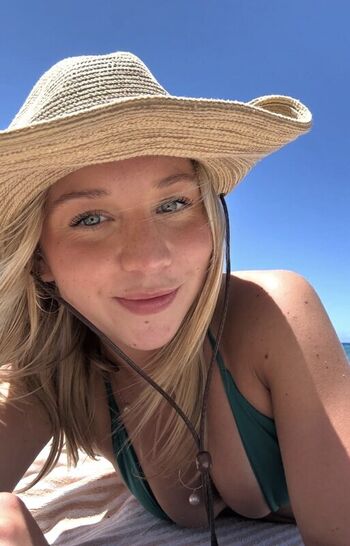 Full leaked Yaniekawalker page private onlyfans photo