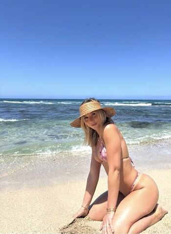 Full leaked Yaniekawalker private onlyfans photo