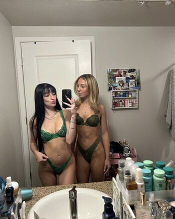 Full leaked Yaniekawalker private onlyfans photo