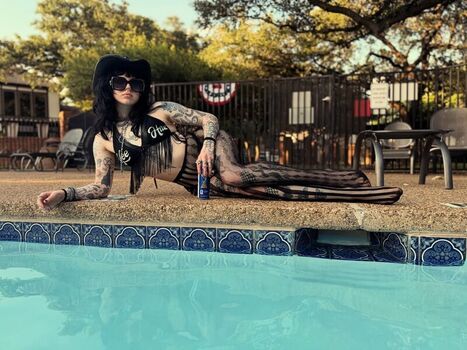 Full leaked Yeahimcaroline private onlyfans photo