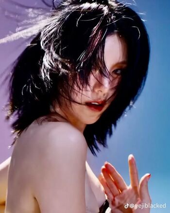 Full leaked Yeji itzy hwang ye ji page private onlyfans photo