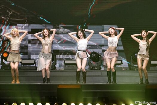 Full leaked Olay hairspray/ private onlyfans photo