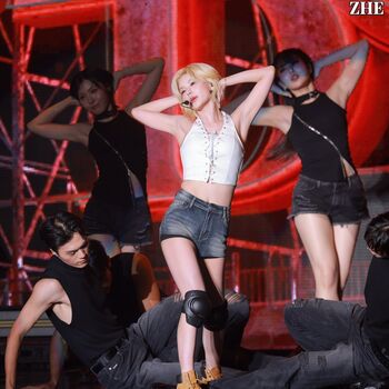 Full leaked Mrsfeedme/ private onlyfans photo