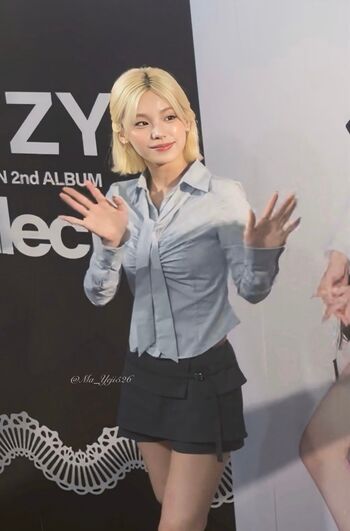 Full leaked Selenaax/ private onlyfans photo