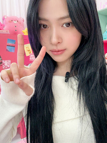 Full leaked Leyo tout cour/ private onlyfans photo