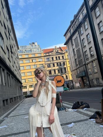 Full leaked Xxx ari/ private onlyfans photo