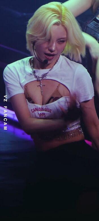 Full leaked Little pony wife / private onlyfans photo