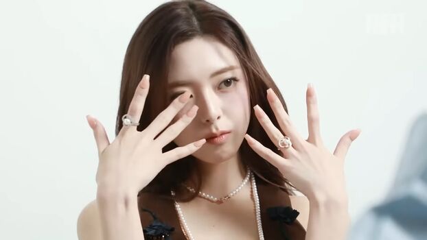 Full leaked Awesomiomi/ private onlyfans photo